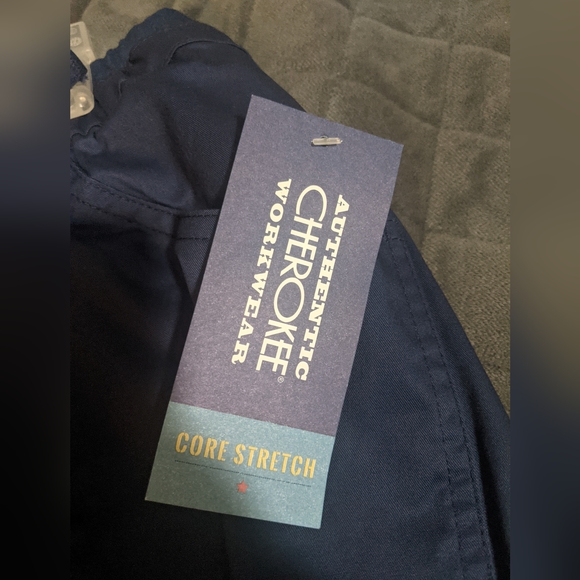 Women's Cherokee Scrubs - Picture 7 of 8